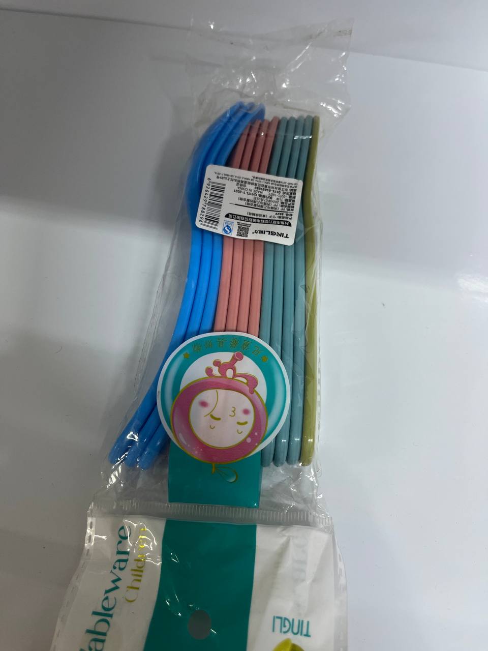 Plastic spoon set